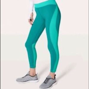 BARELY WORN Lululemon full length leggings!💙